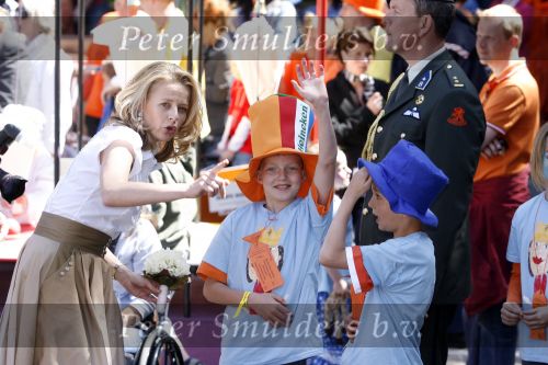Woudrichem Den Bosch 30 april 2007
Koningin Beatrix Prins Willem Alexander Prins Friso mabel Wisse Smit Prins Constantijn Prinses Laurentien Prinses Margriet Pieter v Vollenhoven Prins Maurits Prinses Marilene Prins Bernhard jr Prinses Annette Prins Pieter Christiaan Prinses  Anita Prins Floris en Prinses Aimee koninginnedag 2007.