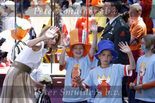 Woudrichem Den Bosch 30 april 2007
Koningin Beatrix Prins Willem Alexander Prins Friso mabel Wisse Smit Prins Constantijn Prinses Laurentien Prinses Margriet Pieter v Vollenhoven Prins Maurits Prinses Marilene Prins Bernhard jr Prinses Annette Prins Pieter Christiaan Prinses  Anita Prins Floris en Prinses Aimee koninginnedag 2007.
