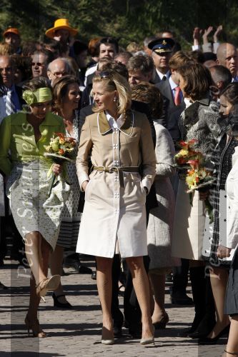 Woudrichem Den Bosch 30 april 2007
Koningin Beatrix Prins Willem Alexander Prins Friso mabel Wisse Smit Prins Constantijn Prinses Laurentien Prinses Margriet Pieter v Vollenhoven Prins Maurits Prinses Marilene Prins Bernhard jr Prinses Annette Prins Pieter Christiaan Prinses  Anita Prins Floris en Prinses Aimee koninginnedag 2007.