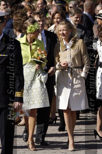 Woudrichem Den Bosch 30 april 2007
Koningin Beatrix Prins Willem Alexander Prins Friso mabel Wisse Smit Prins Constantijn Prinses Laurentien Prinses Margriet Pieter v Vollenhoven Prins Maurits Prinses Marilene Prins Bernhard jr Prinses Annette Prins Pieter Christiaan Prinses  Anita Prins Floris en Prinses Aimee koninginnedag 2007.