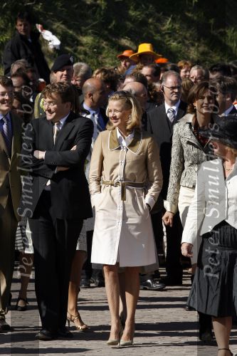 Woudrichem Den Bosch 30 april 2007
Koningin Beatrix Prins Willem Alexander Prins Friso mabel Wisse Smit Prins Constantijn Prinses Laurentien Prinses Margriet Pieter v Vollenhoven Prins Maurits Prinses Marilene Prins Bernhard jr Prinses Annette Prins Pieter Christiaan Prinses  Anita Prins Floris en Prinses Aimee koninginnedag 2007.