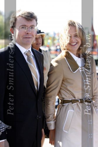 Woudrichem Den Bosch 30 april 2007
Koningin Beatrix Prins Willem Alexander Prins Friso mabel Wisse Smit Prins Constantijn Prinses Laurentien Prinses Margriet Pieter v Vollenhoven Prins Maurits Prinses Marilene Prins Bernhard jr Prinses Annette Prins Pieter Christiaan Prinses  Anita Prins Floris en Prinses Aimee koninginnedag 2007.