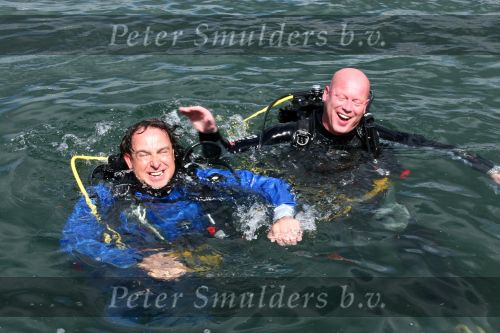 Westerhoven 18 april 2007
Marco Borsato geeft frits wester duikles op de dag van de watersport.