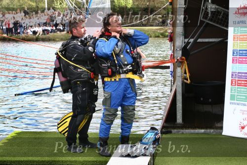 Westerhoven 18 april 2007
Marco Borsato in zijn duikerspak
Watersport.