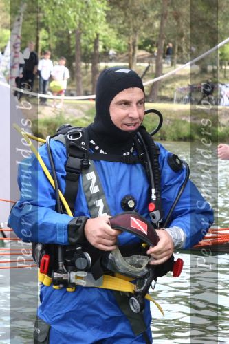 Westerhoven 18 april 2007
Marco Borsato in zijn duikerspak
watersport.