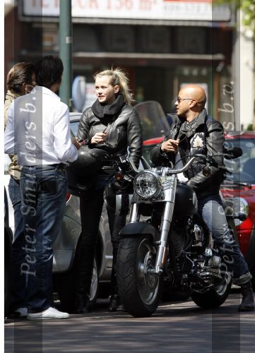 Amsterdam 5 mei 2007
Steve te Pas en zijn vrouw Maria Kooistra op harley Davidson op de cornelis schuytstraat.