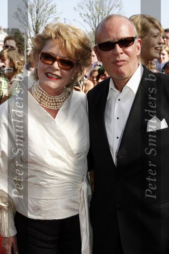 Scheveningen 15 april 2007
Premiere Tarzan in het circus theater. Marianne v Wijnkoop met frans mulder