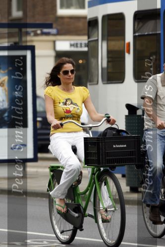 Amsterdam 25 april 2007
Mariska Hulscher op de fiets in amsterdam.