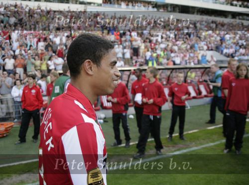 Eindhoven, 29 April 2007 Kampioenswestrijd PSV-Vitesse, eindstand 5-1
Seizoen 2006/2007 Onverwachts landskampioenschap voor PSV doordat de concurrent AZ verloor en Ajax een doelpunt tekort kwam
Michael Reiziger