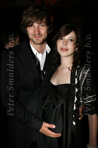 Amsterdam 7 mei 2007
Premiere amerikaanse uitvoering van de film interview in Tuschinski. Tara Elders zwanger met Michiel Huisman