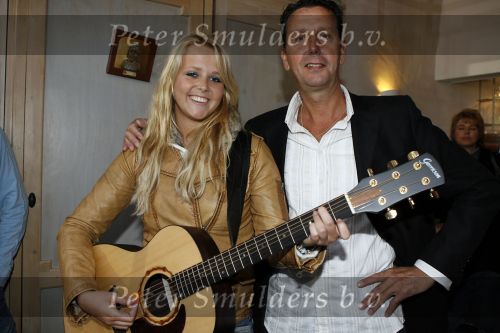 Amersfoort 29 mei 2007
Tros zomerfeesten op plein in amersfoort. Monique Smit met vader Ruud
Peter Smulders bv