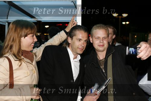 Amsterdam 7 mei 2007
Premiere amerikaanse uitvoering van de film interview in Tuschinski. Nova v Dijk en Hans Teeuwen met fan