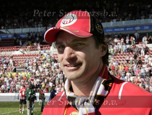 Eindhoven, 29 April 2007 Kampioenswestrijd PSV-Vitesse, eindstand 5-1
Seizoen 2006/2007 Onverwachts landskampioenschap voor PSV doordat de concurrent AZ verloor en Ajax een doelpunt tekort kwam
Oscar Moens
