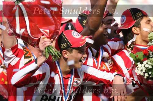 Eindhoven, 29 April 2007 Kampioenswestrijd PSV-Vitesse, eindstand 5-1
Seizoen 2006/2007 Onverwachts landskampioenschap voor PSV doordat de concurrent AZ verloor en Ajax een doelpunt tekort kwam
Ibrahim Afellay is blij