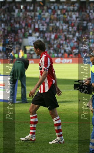 Eindhoven, 29 April 2007 Kampioenswestrijd PSV-Vitesse, eindstand 5-1
Seizoen 2006/2007 Onverwachts landskampioenschap voor PSV doordat de concurrent AZ verloor en Ajax een doelpunt tekort kwam
PSV-aanvoerder Phillip Cocu 
Dit was officieel zijn laatste wedstrijd voor PSV