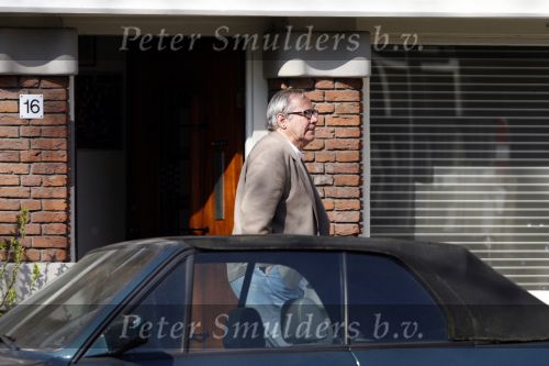 Amsterdam 19 april 2007
Piet Romer in zijn korte broek op straat.