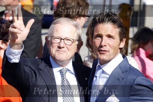 Woudrichem Den Bosch 30 april 2007
Koningin Beatrix Prins Willem Alexander Prins Friso mabel Wisse Smit Prins Constantijn Prinses Laurentien Prinses Margriet Pieter v Vollenhoven Prins Maurits Prinses Marilene Prins Bernhard jr Prinses Annette Prins Pieter Christiaan Prinses  Anita Prins Floris en Prinses Aimee koninginnedag 2007.
