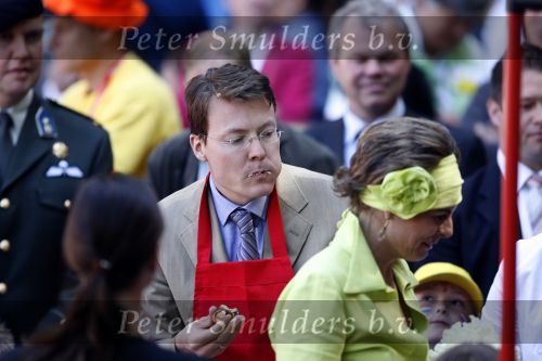 Woudrichem Den Bosch 30 april 2007
Koningin Beatrix Prins Willem Alexander Prins Friso mabel Wisse Smit Prins Constantijn Prinses Laurentien Prinses Margriet Pieter v Vollenhoven Prins Maurits Prinses Marilene Prins Bernhard jr Prinses Annette Prins Pieter Christiaan Prinses  Anita Prins Floris en Prinses Aimee koninginnedag 2007.
