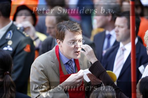 Woudrichem Den Bosch 30 april 2007
Koningin Beatrix Prins Willem Alexander Prins Friso mabel Wisse Smit Prins Constantijn Prinses Laurentien Prinses Margriet Pieter v Vollenhoven Prins Maurits Prinses Marilene Prins Bernhard jr Prinses Annette Prins Pieter Christiaan Prinses  Anita Prins Floris en Prinses Aimee koninginnedag.