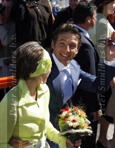 Woudrichem Den Bosch 30 april 2007
Koningin Beatrix Prins Willem Alexander Prins Friso mabel Wisse Smit Prins Constantijn Prinses Laurentien Prinses Margriet Pieter v Vollenhoven Prins Maurits Prinses Marilene Prins Bernhard jr Prinses Annette Prins Pieter Christiaan Prinses  Anita Prins Floris en Prinses Aimee koninginnedag 2007.