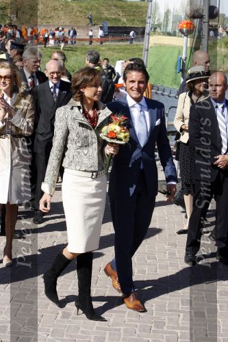 Woudrichem Den Bosch 30 april 2007
Koningin Beatrix Prins Willem Alexander Prins Friso mabel Wisse Smit Prins Constantijn Prinses Laurentien Prinses Margriet Pieter v Vollenhoven Prins Maurits Prinses Marilene Prins Bernhard jr Prinses Annette Prins Pieter Christiaan Prinses  Anita Prins Floris en Prinses Aimee koninginnedag 2007.