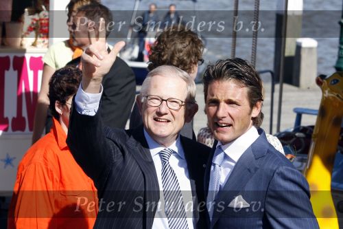 Woudrichem Den Bosch 30 april 2007
Koningin Beatrix Prins Willem Alexander Prins Friso mabel Wisse Smit Prins Constantijn Prinses Laurentien Prinses Margriet Pieter v Vollenhoven Prins Maurits Prinses Marilene Prins Bernhard jr Prinses Annette Prins Pieter Christiaan Prinses  Anita Prins Floris en Prinses Aimee koninginnedag 2007.