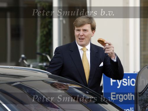 Den Haag 11 april 2007
Prins Willem Alexander vertrekt bij het Bronovo ziekenhuis.