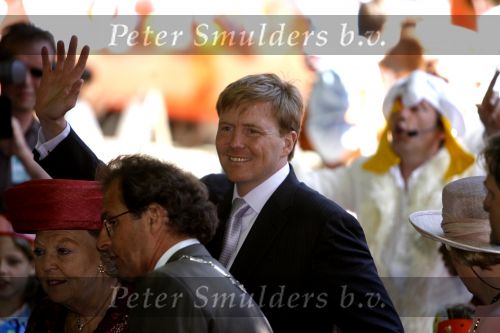 Woudrichem Den Bosch 30 april 2007
Koningin Beatrix Prins Willem Alexander Prins Friso mabel Wisse Smit Prins Constantijn Prinses Laurentien Prinses Margriet Pieter v Vollenhoven Prins Maurits Prinses Marilene Prins Bernhard jr Prinses Annette Prins Pieter Christiaan Prinses  Anita Prins Floris en Prinses Aimee koninginnedag 2007.