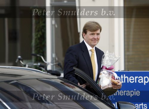Den Haag 11 april 2007
Prins Willem Alexander vertrekt bij het Bronovo ziekenhuis.