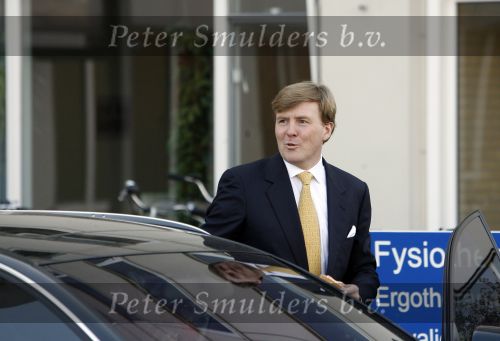 Den Haag 11 april 2007
Prins Willem Alexander vertrekt bij het Bronovo ziekenhuis.