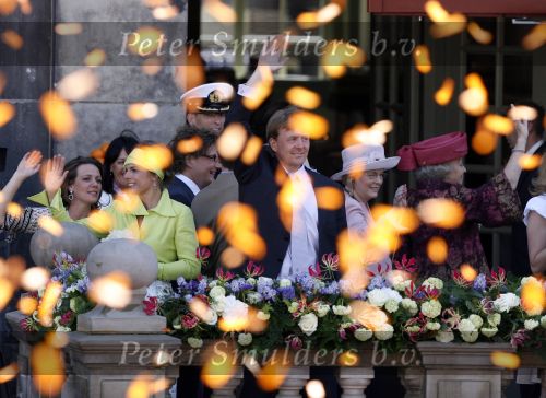Woudrichem Den Bosch 30 april 2007
Koningin Beatrix Prins Willem Alexander Prins Friso mabel Wisse Smit Prins Constantijn Prinses Laurentien Prinses Margriet Pieter v Vollenhoven Prins Maurits Prinses Marilene Prins Bernhard jr Prinses Annette Prins Pieter Christiaan Prinses  Anita Prins Floris en Prinses Aimee koninginnedag 2007.