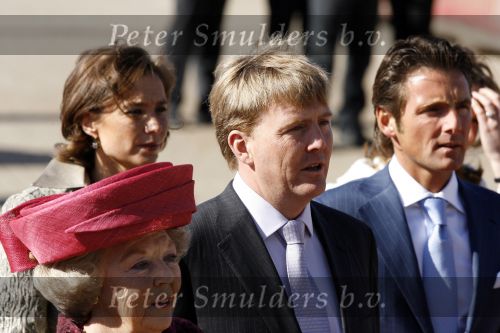 Woudrichem Den Bosch 30 april 2007
Koningin Beatrix Prins Willem Alexander Prins Friso mabel Wisse Smit Prins Constantijn Prinses Laurentien Prinses Margriet Pieter v Vollenhoven Prins Maurits Prinses Marilene Prins Bernhard jr Prinses Annette Prins Pieter Christiaan Prinses  Anita Prins Floris en Prinses Aimee koninginnedag 2007