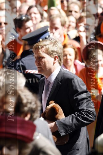 Woudrichem Den Bosch 30 april 2007
Koningin Beatrix Prins Willem Alexander Prins Friso mabel Wisse Smit Prins Constantijn Prinses Laurentien Prinses Margriet Pieter v Vollenhoven Prins Maurits Prinses Marilene Prins Bernhard jr Prinses Annette Prins Pieter Christiaan Prinses  Anita Prins Floris en Prinses Aimee koninginnedag 2007.