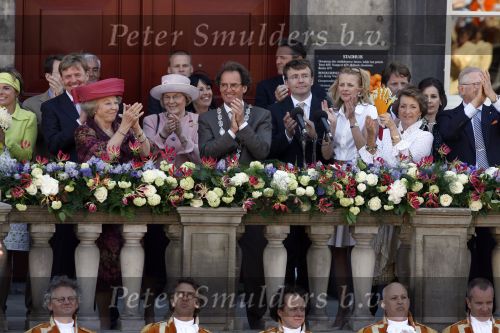 Woudrichem Den Bosch 30 april 2007
Koningin Beatrix Prins Willem Alexander Prins Friso mabel Wisse Smit Prins Constantijn Prinses Laurentien Prinses Margriet Pieter v Vollenhoven Prins Maurits Prinses Marilene Prins Bernhard jr Prinses Annette Prins Pieter Christiaan Prinses  Anita Prins Floris en Prinses Aimee koninginnedag 2007.