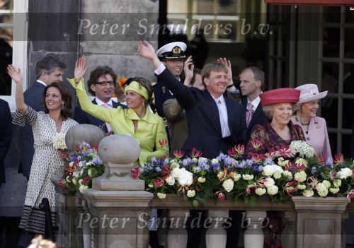 Woudrichem Den Bosch 30 april 2007
Koningin Beatrix Prins Willem Alexander Prins Friso mabel Wisse Smit Prins Constantijn Prinses Laurentien Prinses Margriet Pieter v Vollenhoven Prins Maurits Prinses Marilene Prins Bernhard jr Prinses Annette Prins Pieter Christiaan Prinses  Anita Prins Floris en Prinses Aimee koninginnedag 2007.