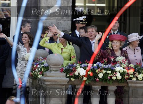 Woudrichem Den Bosch 30 april 2007
Koningin Beatrix Prins Willem Alexander Prins Friso mabel Wisse Smit Prins Constantijn Prinses Laurentien Prinses Margriet Pieter v Vollenhoven Prins Maurits Prinses Marilene Prins Bernhard jr Prinses Annette Prins Pieter Christiaan Prinses  Anita Prins Floris en Prinses Aimee koninginnedag 2007.