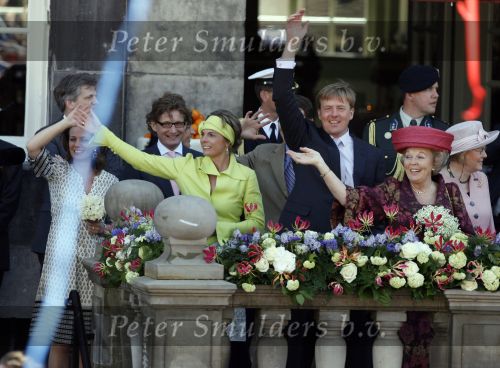Woudrichem Den Bosch 30 april 2007
Koningin Beatrix Prins Willem Alexander Prins Friso mabel Wisse Smit Prins Constantijn Prinses Laurentien Prinses Margriet Pieter v Vollenhoven Prins Maurits Prinses Marilene Prins Bernhard jr Prinses Annette Prins Pieter Christiaan Prinses  Anita Prins Floris en Prinses Aimee koninginnedag 2007.