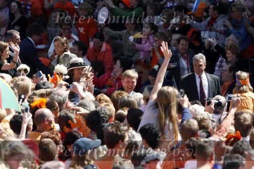 Woudrichem Den Bosch 30 april 2007
Koningin Beatrix Prins Willem Alexander Prins Friso mabel Wisse Smit Prins Constantijn Prinses Laurentien Prinses Margriet Pieter v Vollenhoven Prins Maurits Prinses Marilene Prins Bernhard jr Prinses Annette Prins Pieter Christiaan Prinses  Anita Prins Floris en Prinses Aimee koninginnedag 2007
