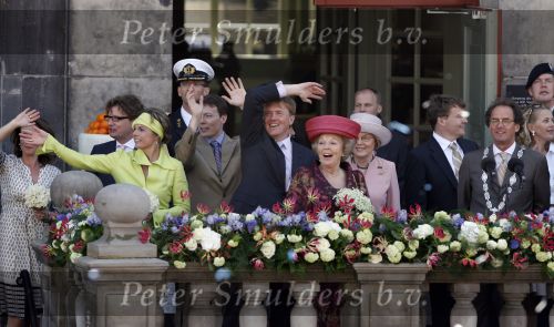 Woudrichem Den Bosch 30 april 2007
Koningin Beatrix Prins Willem Alexander Prins Friso mabel Wisse Smit Prins Constantijn Prinses Laurentien Prinses Margriet Pieter v Vollenhoven Prins Maurits Prinses Marilene Prins Bernhard jr Prinses Annette Prins Pieter Christiaan Prinses  Anita Prins Floris en Prinses Aimee koninginnedag 2007.