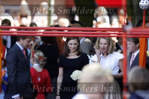 Woudrichem Den Bosch 30 april 2007
Koningin Beatrix Prins Willem Alexander Prins Friso mabel Wisse Smit Prins Constantijn Prinses Laurentien Prinses Margriet Pieter v Vollenhoven Prins Maurits Prinses Marilene Prins Bernhard jr Prinses Annette Prins Pieter Christiaan Prinses  Anita Prins Floris en Prinses Aimee koninginnedag 2007