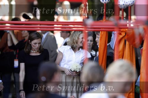 Woudrichem Den Bosch 30 april 2007
Koningin Beatrix Prins Willem Alexander Prins Friso mabel Wisse Smit Prins Constantijn Prinses Laurentien Prinses Margriet Pieter v Vollenhoven Prins Maurits Prinses Marilene Prins Bernhard jr Prinses Annette Prins Pieter Christiaan Prinses  Anita Prins Floris en Prinses Aimee koninginnedag 2007