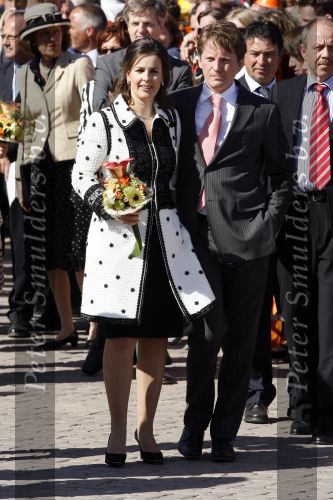 Woudrichem Den Bosch 30 april 2007
Koningin Beatrix Prins Willem Alexander Prins Friso mabel Wisse Smit Prins Constantijn Prinses Laurentien Prinses Margriet Pieter v Vollenhoven Prins Maurits Prinses Marilene Prins Bernhard jr Prinses Annette Prins Pieter Christiaan Prinses  Anita Prins Floris en Prinses Aimee koninginnedag 2007.