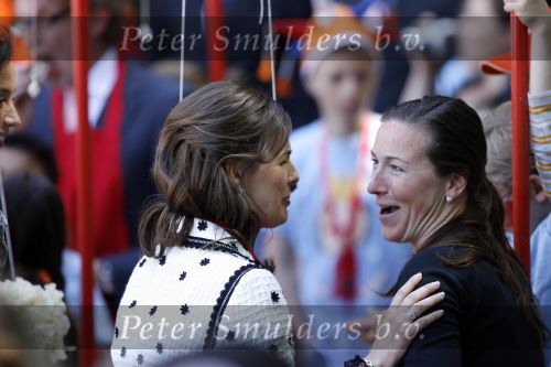 Woudrichem Den Bosch 30 april 2007
Koningin Beatrix Prins Willem Alexander Prins Friso mabel Wisse Smit Prins Constantijn Prinses Laurentien Prinses Margriet Pieter v Vollenhoven Prins Maurits Prinses Marilene Prins Bernhard jr Prinses Annette Prins Pieter Christiaan Prinses  Anita Prins Floris en Prinses Aimee koninginnedag 2007