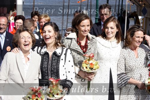 Woudrichem Den Bosch 30 april 2007
Koningin Beatrix Prins Willem Alexander Prins Friso mabel Wisse Smit Prins Constantijn Prinses Laurentien Prinses Margriet Pieter v Vollenhoven Prins Maurits Prinses Marilene Prins Bernhard jr Prinses Annette Prins Pieter Christiaan Prinses  Anita Prins Floris en Prinses Aimee koninginnedag 2007