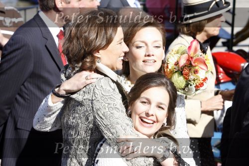 Woudrichem Den Bosch 30 april 2007
Koningin Beatrix Prins Willem Alexander Prins Friso mabel Wisse Smit Prins Constantijn Prinses Laurentien Prinses Margriet Pieter v Vollenhoven Prins Maurits Prinses Marilene Prins Bernhard jr Prinses Annette Prins Pieter Christiaan Prinses  Anita Prins Floris en Prinses Aimee koninginnedag 2007