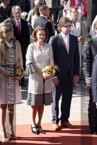 Woudrichem Den Bosch 30 april 2007
Koningin Beatrix Prins Willem Alexander Prins Friso mabel Wisse Smit Prins Constantijn Prinses Laurentien Prinses Margriet Pieter v Vollenhoven Prins Maurits Prinses Marilene Prins Bernhard jr Prinses Annette Prins Pieter Christiaan Prinses  Anita Prins Floris en Prinses Aimee koninginnedag 2007