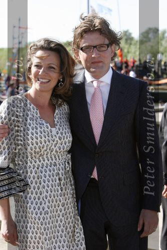 Woudrichem Den Bosch 30 april 2007
Koningin Beatrix Prins Willem Alexander Prins Friso mabel Wisse Smit Prins Constantijn Prinses Laurentien Prinses Margriet Pieter v Vollenhoven Prins Maurits Prinses Marilene Prins Bernhard jr Prinses Annette Prins Pieter Christiaan Prinses  Anita Prins Floris en Prinses Aimee koninginnedag 2007