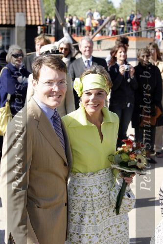 Woudrichem Den Bosch 30 april 2007
Koningin Beatrix Prins Willem Alexander Prins Friso mabel Wisse Smit Prins Constantijn Prinses Laurentien Prinses Margriet Pieter v Vollenhoven Prins Maurits Prinses Marilene Prins Bernhard jr Prinses Annette Prins Pieter Christiaan Prinses  Anita Prins Floris en Prinses Aimee koninginnedag 2007