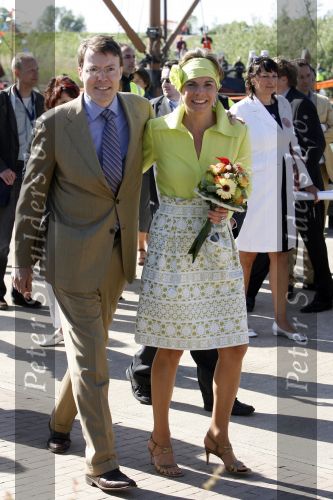 Woudrichem Den Bosch 30 april 2007
Koningin Beatrix Prins Willem Alexander Prins Friso mabel Wisse Smit Prins Constantijn Prinses Laurentien Prinses Margriet Pieter v Vollenhoven Prins Maurits Prinses Marilene Prins Bernhard jr Prinses Annette Prins Pieter Christiaan Prinses  Anita Prins Floris en Prinses Aimee koninginnedag 2007