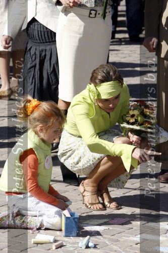 Woudrichem Den Bosch 30 april 2007
Koningin Beatrix Prins Willem Alexander Prins Friso mabel Wisse Smit Prins Constantijn Prinses Laurentien Prinses Margriet Pieter v Vollenhoven Prins Maurits Prinses Marilene Prins Bernhard jr Prinses Annette Prins Pieter Christiaan Prinses  Anita Prins Floris en Prinses Aimee koninginnedag 2007